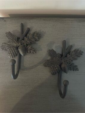 Pair of Longaberger Decorative Pinecone Wall Hooks - Matte Black, Like New